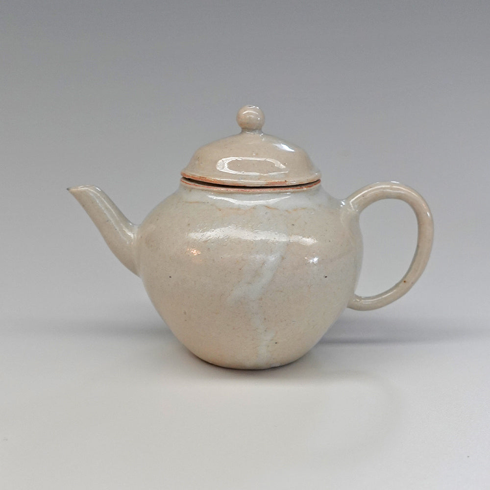 三笘修】No.49 白磁茶壷 – 工房イクコオンラインショップ