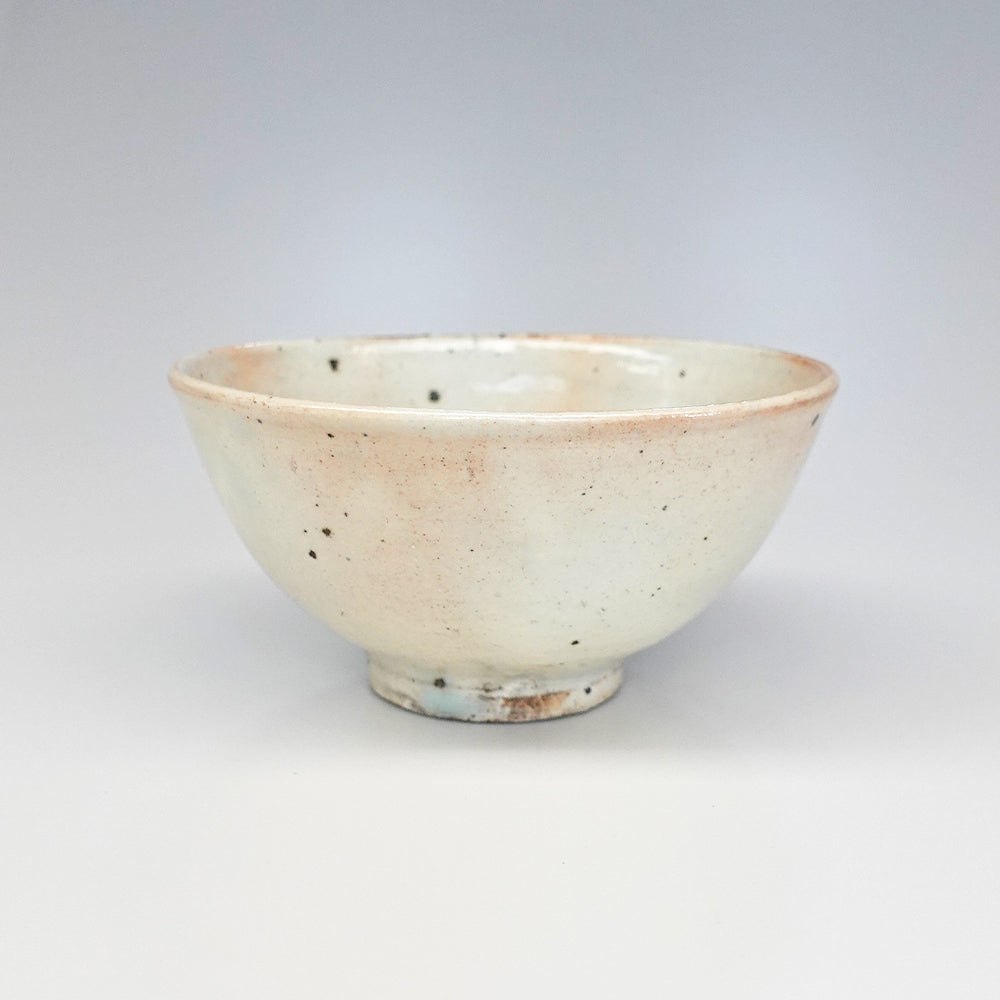 長谷川奈津】粉引飯碗 小 B – 工房イクコオンラインショップ
