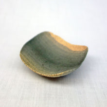 画像をギャラリービューアに読み込む, 眞嶋青