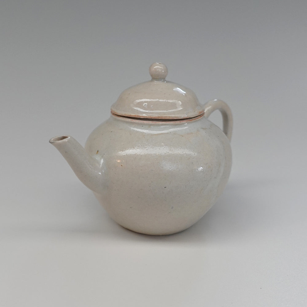 三笘修】No.49 白磁茶壷 – 工房イクコオンラインショップ