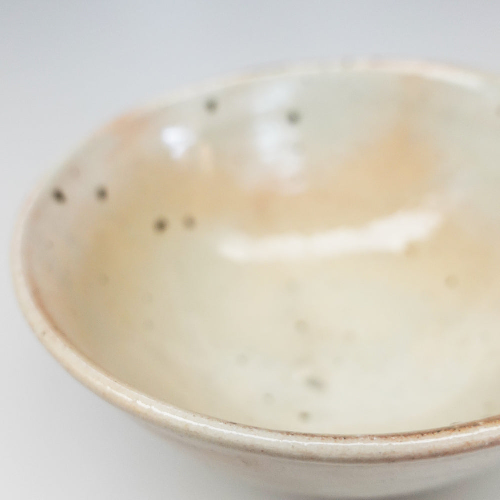 長谷川奈津】粉引飯碗 小 B – 工房イクコオンラインショップ